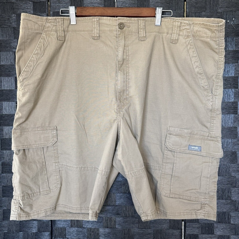 WRANGLER Mens Size 46 Cargo Shorts Khaki Tan Brown Relaxed Fit